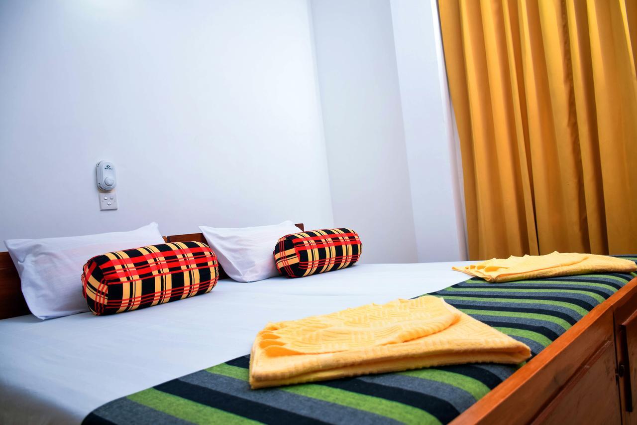 Vishmee Holiday Inn Embilipitiya Buitenkant foto