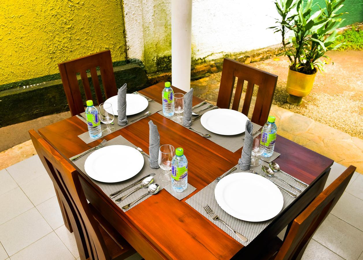 Vishmee Holiday Inn Embilipitiya Buitenkant foto