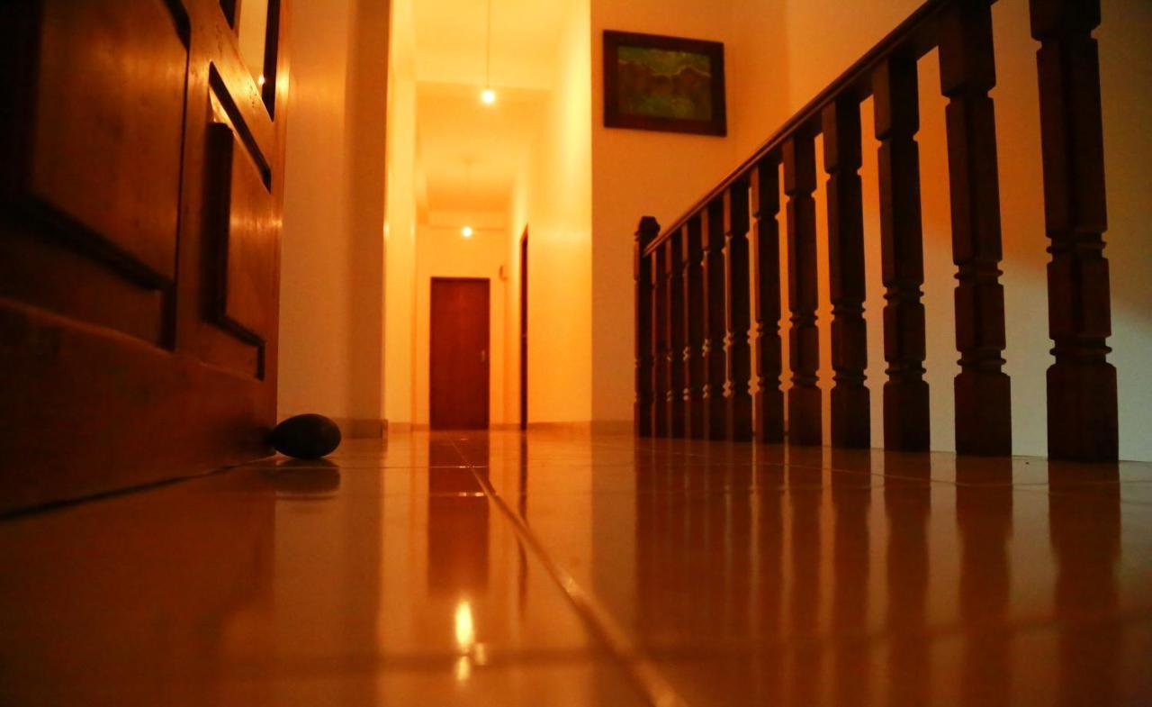 Vishmee Holiday Inn Embilipitiya Buitenkant foto