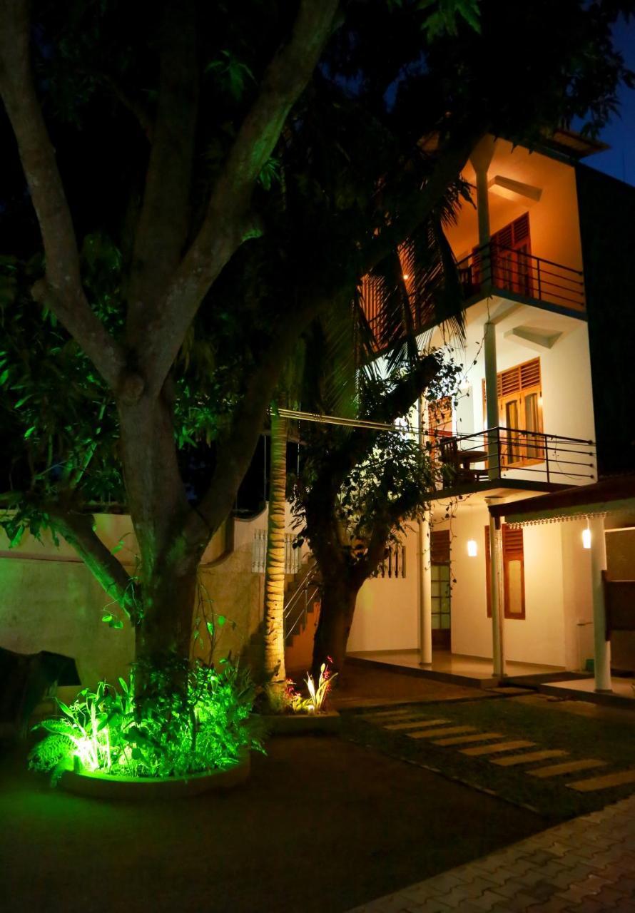Vishmee Holiday Inn Embilipitiya Buitenkant foto
